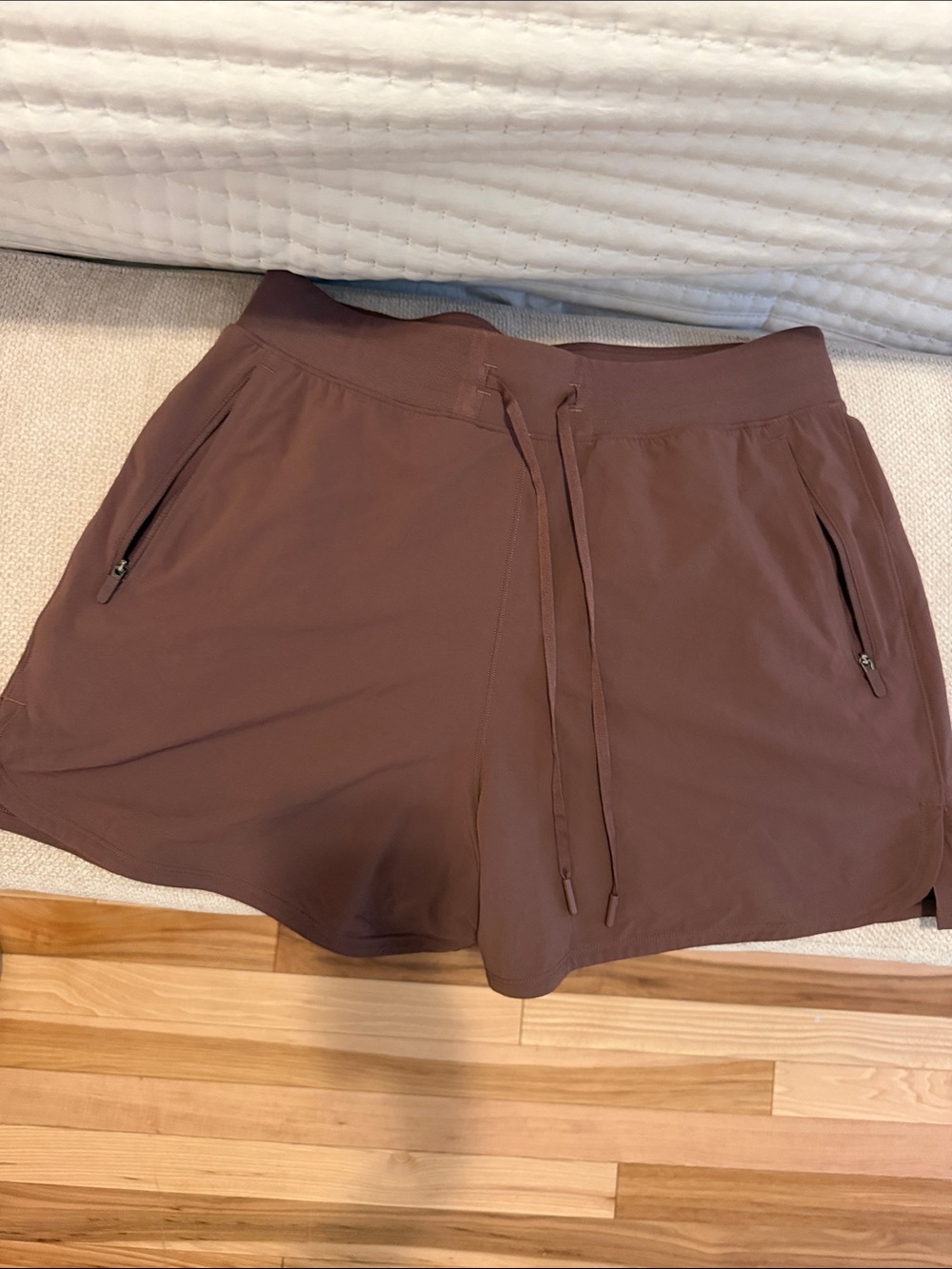Lululemon Women’s License to Train High-Rise
Short 4" - Picture 2 of 4